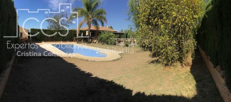 Foto ed0bee79-4b96-408d-b14c-6a0d11343a3b. Masia amb aparcament piscina a Aznalcázar
