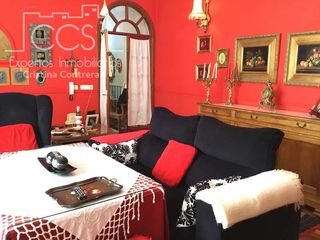 Casa adossada a Villamanrique de la Condesa. Venta de casa  de 265,27 m2 construidos  5 dormitorios  patio  g