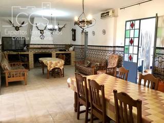 Casa a El Rocío. Venta de 4 casas en el rocío en  579 m2 construidos y 928 de par