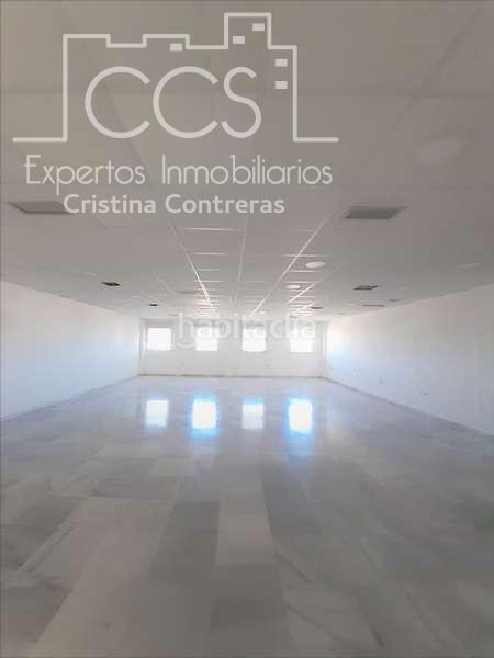 Foto f79e0f49-def6-4d6e-8798-ada919c5a0c5. Alquiler oficina alquiler de oficina. es un módulo de 172 metros2 construidos. en Sevilla
