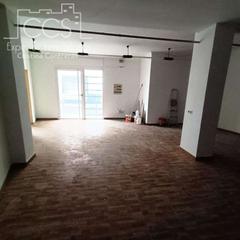 Location Local commercial à Santa maría magdalena 61. Alquiler de local céntrico de 100m2 construidos en dos hermanas