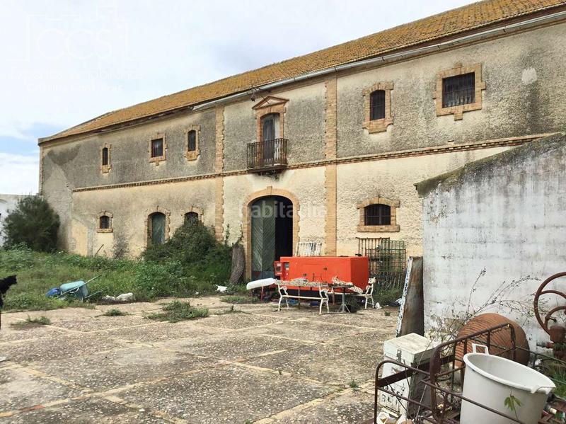 Foto 3f1f02e3-3b45-48ca-b329-72e20a59d12b. Masía venta de finca de 4.236 m2 de terreno con 4 construcciones en total de 950,75 m2 en sevilla en Huévar