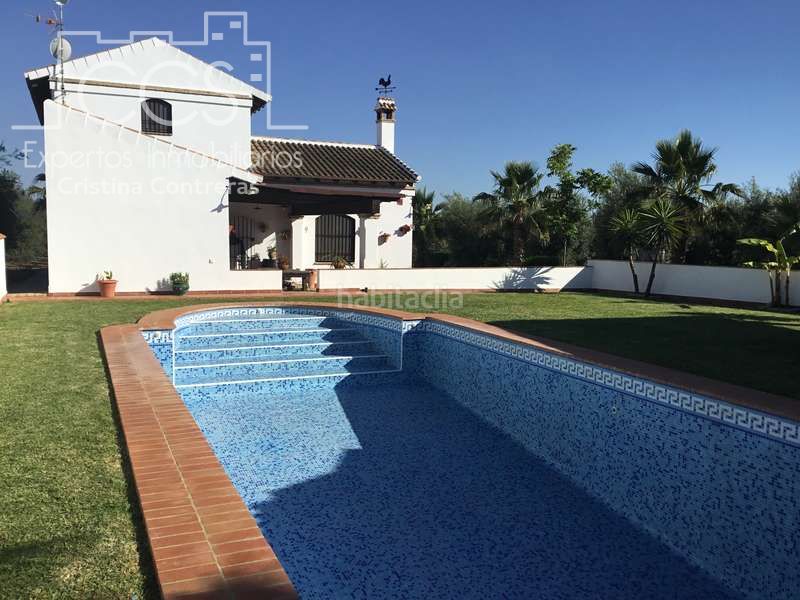 Foto a224f3e1-e143-4787-b3cd-84ccb4b96aed. Masia amb piscina a Pilas