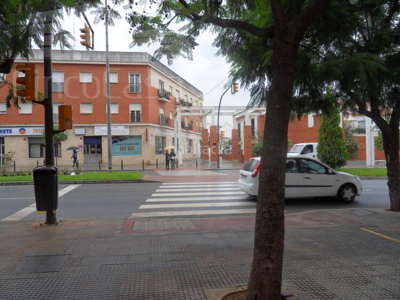 Foto 7a7a9674-0174-4364-ab26-01c047dd90e4. Local comercial a Nuevo Parque - Los Rosales - Tráfico Pesado Huelva