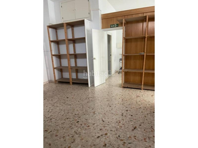 Foto ad4bd4ab-6e9b-417e-b739-35515a7f30b4. Local comercial a Nuevo Parque - Los Rosales - Tráfico Pesado Huelva