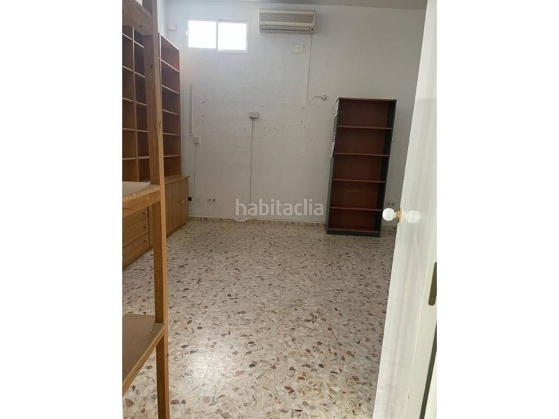 Foto d60f9679-dcd4-403e-bb5e-888f73e3988a. Local comercial a Nuevo Parque - Los Rosales - Tráfico Pesado Huelva