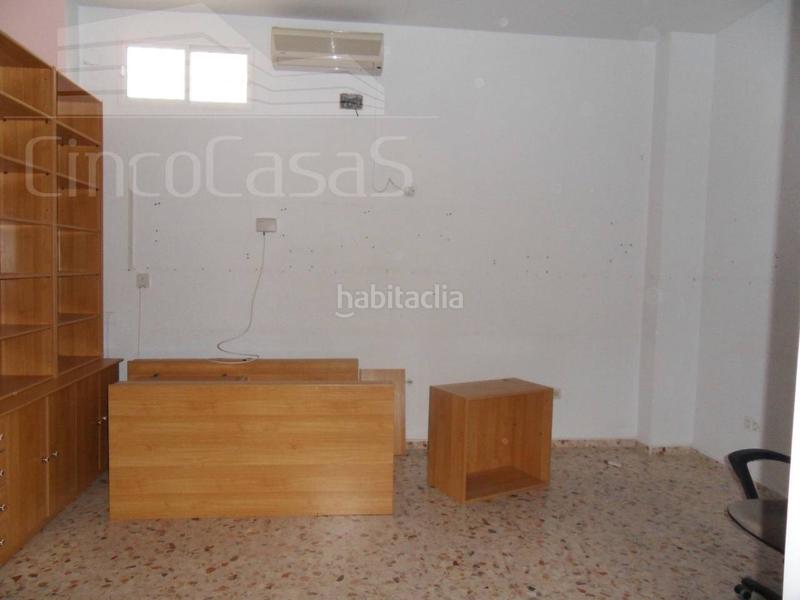 Foto f176435b-b9f4-4d0b-8bd6-ce69eaedd254. Local comercial a Nuevo Parque - Los Rosales - Tráfico Pesado Huelva