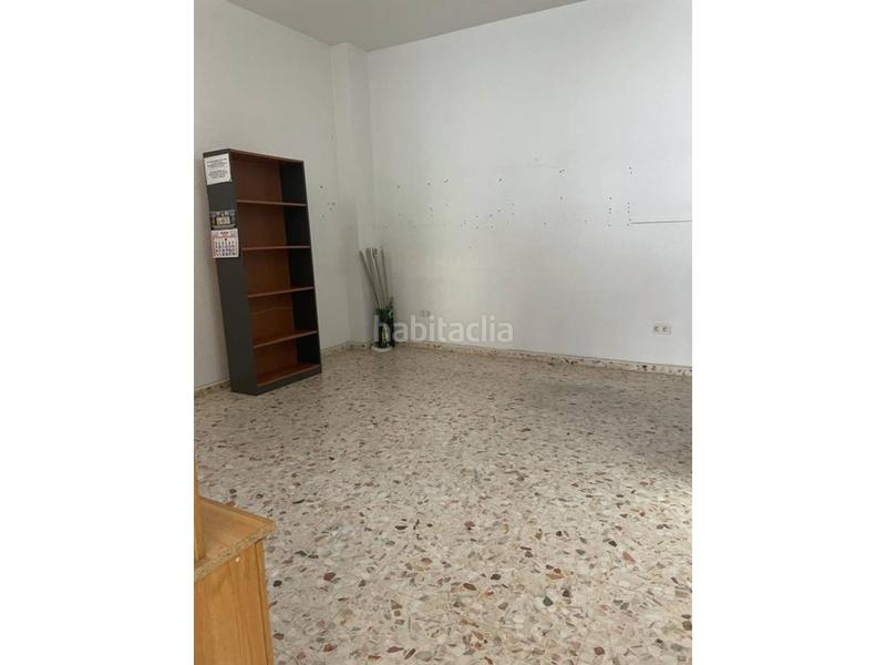 Foto f4e573a4-41e4-4bd7-961b-0cc9536fb65a. Local comercial a Nuevo Parque - Los Rosales - Tráfico Pesado Huelva