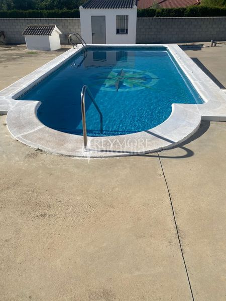 Foto 26cd18f4-b35a-4b4d-b140-fb2fa07964f7. Xalet amb calefacció aparcament piscina a El Higuerón Córdoba