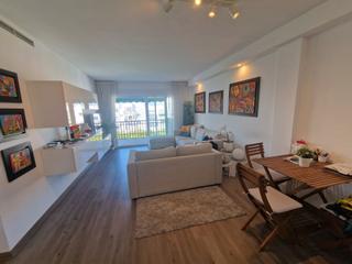 Pis  Calle lazaga. Se vende piso en  estepona