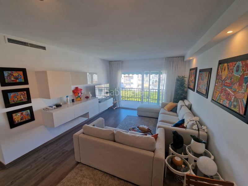 Foto 270a99de-fb09-417b-896c-45afbeacff17. Piso se vende piso en en puerto de Estepona Estepona
