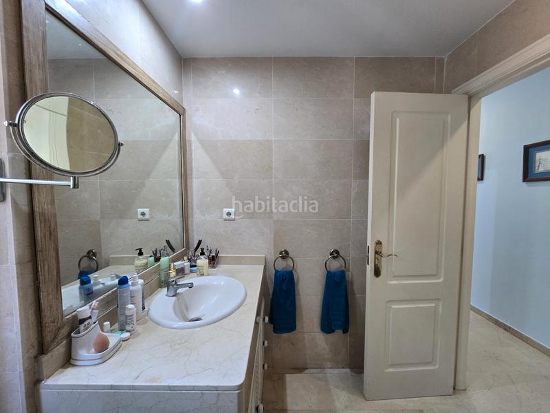 Foto 529b3b8e-f4cf-41c8-bc16-577e5e42b65c. Appartamento con camino parcheggio piscina in Sierra Blanca Marbella