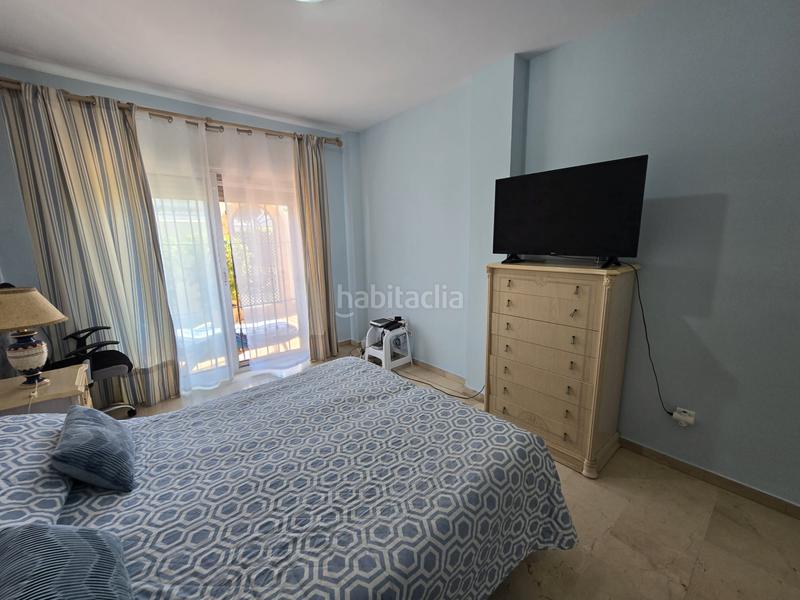 Foto 5d0a2050-fdc7-4fad-aa31-b2c82558b522. Appartamento con camino parcheggio piscina in Sierra Blanca Marbella