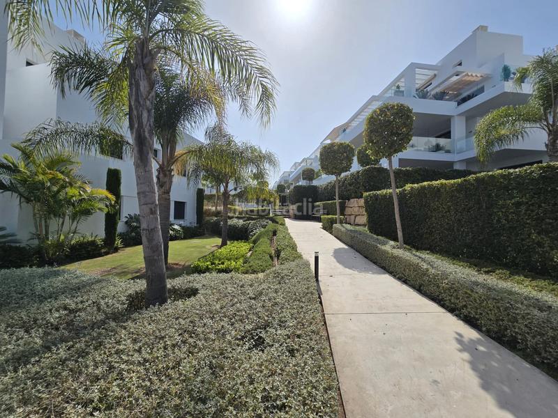 Foto 46e58e77-dfa3-4d0f-9457-e19b9b551f05. Piso se vende elegante piso en el paraíso barronal en Estepona