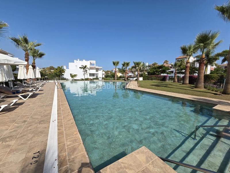 Foto 722c5798-c0fb-4826-8551-3d2dfcb784c8. Piso se vende elegante piso en el paraíso barronal en Estepona