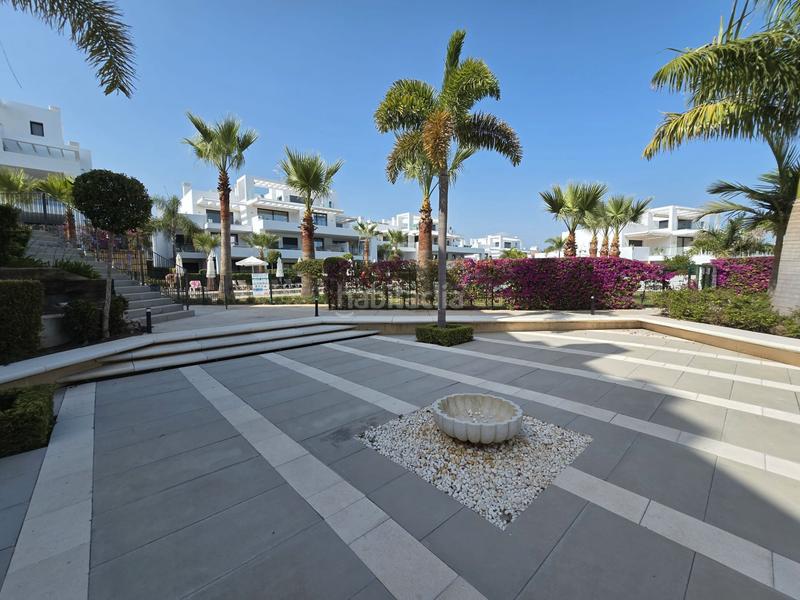 Foto 785ccb8d-7690-4ec3-9566-3a1c9d6757dc. Piso se vende elegante piso en el paraíso barronal en Estepona
