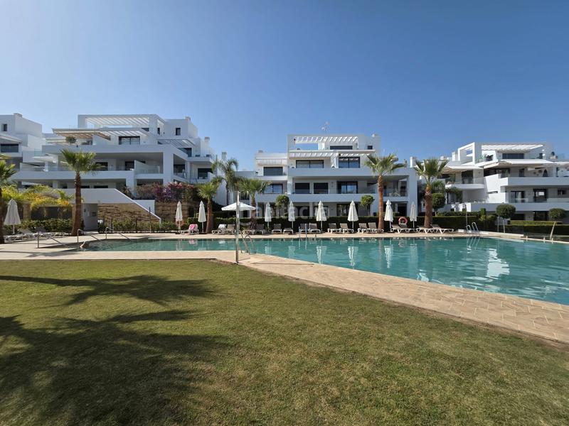 Foto c9b78533-2156-40d6-bd52-1cca333e4739. Piso se vende elegante piso en el paraíso barronal en Estepona