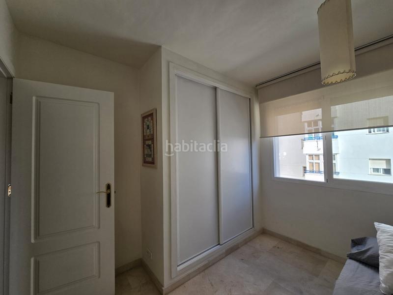 Foto 041b0c8c-b349-49de-9df6-4d4fdee01c54. Location appartement avec parking piscine dans los jardines de Marbella - la ermita Marbella