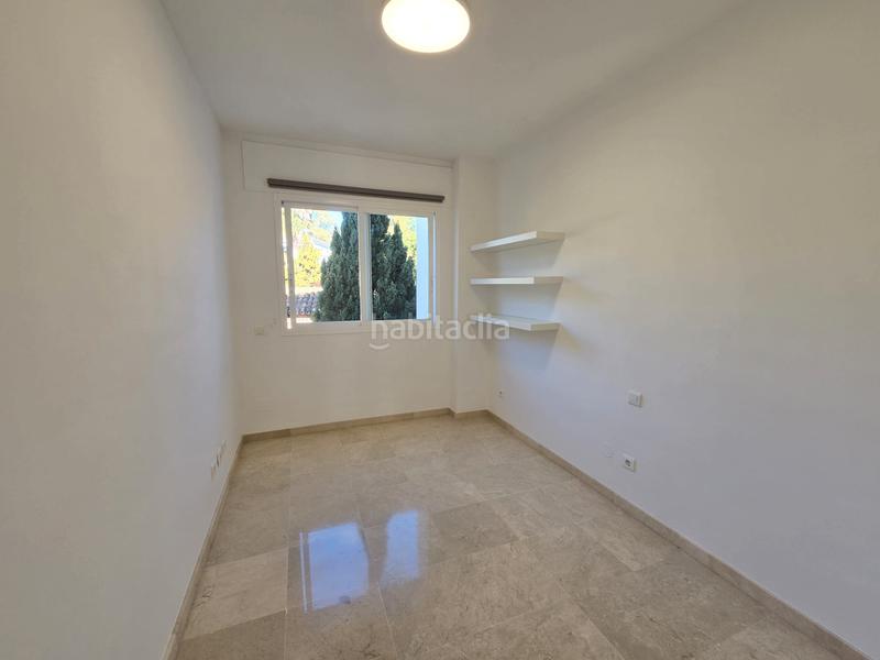 Foto 3aa86c30-7ef4-46be-bab2-4bbcb9a4c5de. Lloguer apartament amb aparcament piscina a Romana Playa Marbella