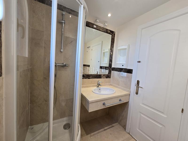 Foto 4d282c9f-5de5-4871-b1da-819ddc0370a4. Lloguer apartament amb aparcament piscina a Romana Playa Marbella