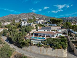 Casa  Arrabal sup s2. Se vende villa independiente en mijas