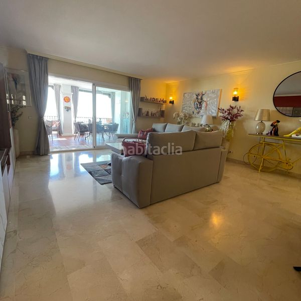 Foto 0cc64c59-c4ad-4633-b095-35bd4511696f. Piso se vende piso en Calahonda con vistas el mar en Mijas