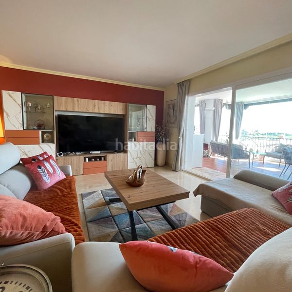 Foto 49501a85-7ef4-4b11-afdc-4c47ea7a24c4. Piso se vende piso en Calahonda con vistas el mar en Mijas