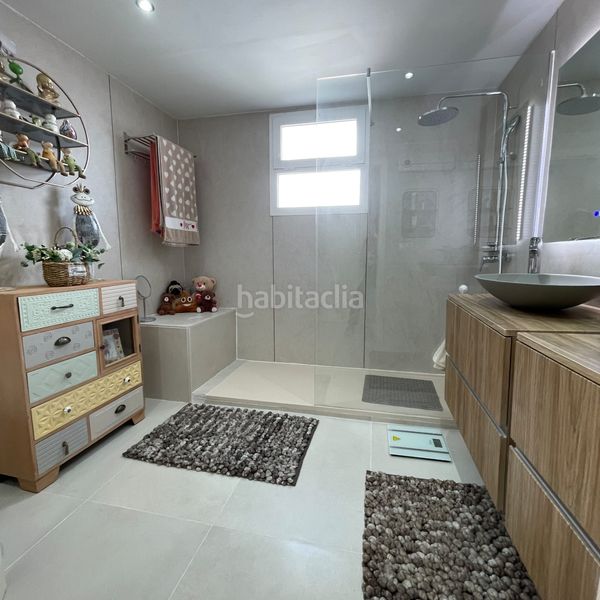 Foto 85fbb558-5430-4649-badc-c29f4c3c6883. Piso se vende piso en Calahonda con vistas el mar en Mijas