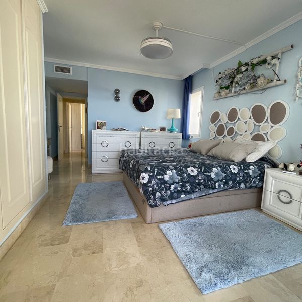 Foto b63baf67-b617-40f6-96ed-73232372455a. Piso se vende piso en Calahonda con vistas el mar en Mijas