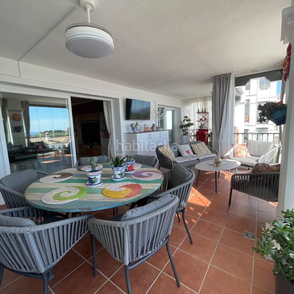 Foto fed4bad5-7f25-47a7-b1c7-c53b2c2dcbd9. Piso se vende piso en Calahonda con vistas el mar en Mijas