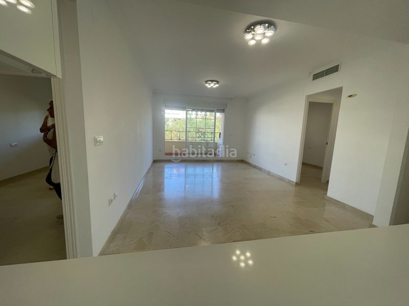 Foto 7996126d-aafc-40cb-83b6-052419126827. Pis amb aparcament piscina a Romana Playa Marbella