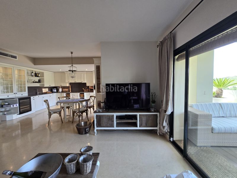 Foto 3a4109d3-ce40-4a93-aa17-684b432d4902. Pis amb aparcament piscina a los arqueros - puerto del almendro Benahavís