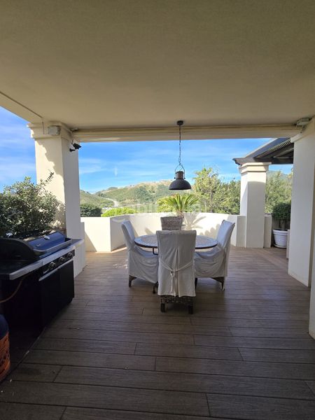 Foto 6e6e194b-54ee-4754-b246-0a4e91bec588. Pis amb aparcament piscina a los arqueros - puerto del almendro Benahavís