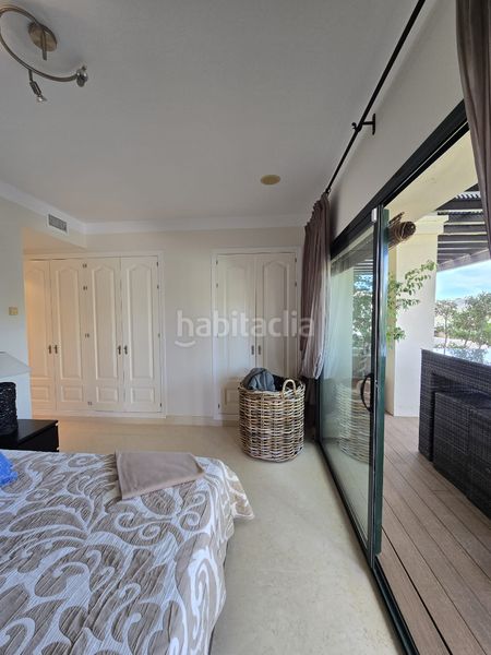 Foto 79ce7a15-0c91-4e5d-8622-e69f3c2f4e1a. Pis amb aparcament piscina a los arqueros - puerto del almendro Benahavís