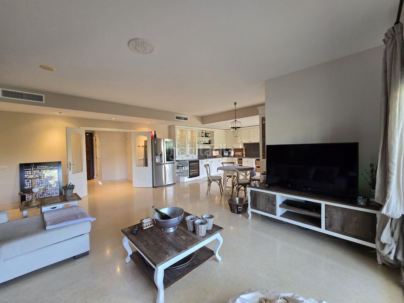 Foto 905a6209-f0c5-41cf-a787-623889ce1800. Pis amb aparcament piscina a los arqueros - puerto del almendro Benahavís