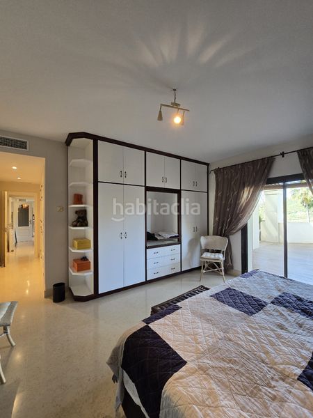 Foto bd4fcbbe-1172-4627-b427-7f8f4d6f203f. Pis amb aparcament piscina a los arqueros - puerto del almendro Benahavís