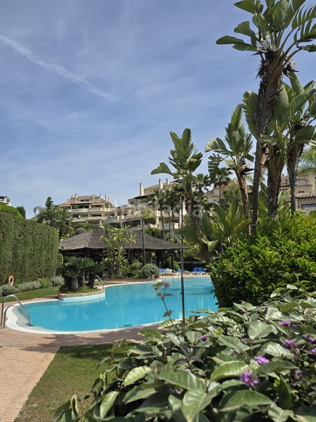 Foto cd3be3ce-e105-46e0-9292-d7dd63e1c822. Pis amb aparcament piscina a los arqueros - puerto del almendro Benahavís