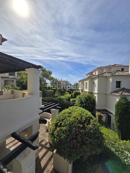 Foto e4435cd4-87c1-41c7-88ea-49a70ab7a109. Pis amb aparcament piscina a los arqueros - puerto del almendro Benahavís