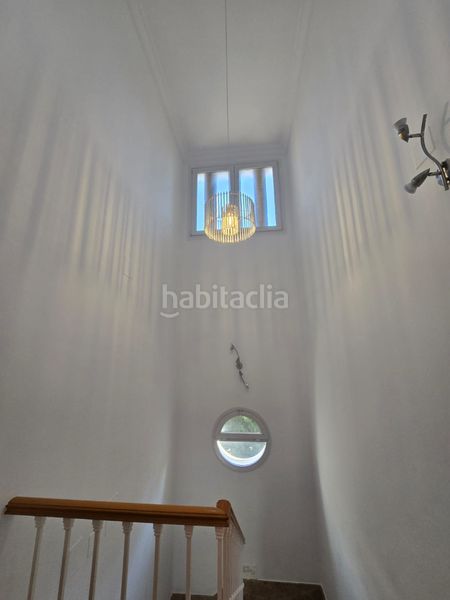 Foto 02e699af-4587-4f54-aaff-d4f5eb9d1825. Casa aparellada amb xemeneia aparcament piscina a Marbella