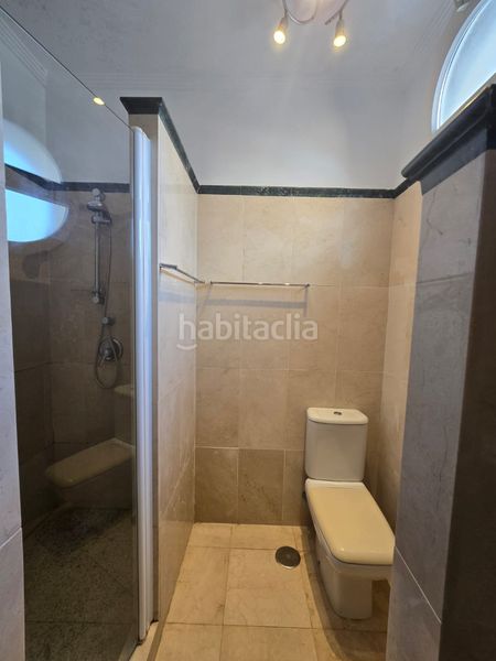 Foto 61a35780-8e9b-4a15-9387-221bc64af0ee. Casa aparellada amb xemeneia aparcament piscina a Marbella