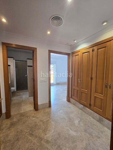 Foto fcd59115-723d-4145-b3f5-d456987178f7. Casa aparellada amb xemeneia aparcament piscina a Marbella