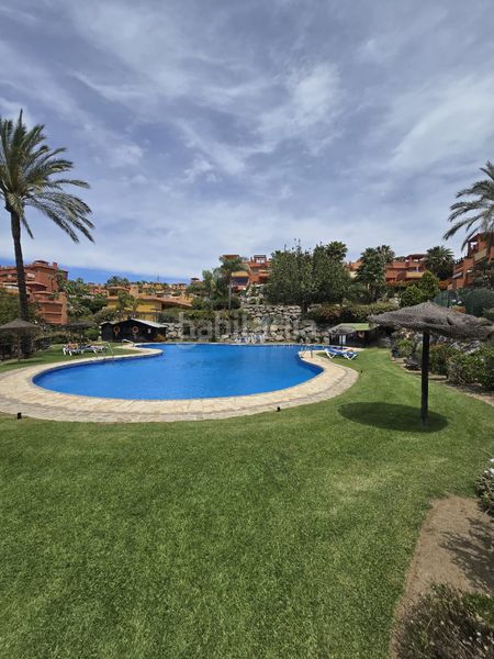 Foto 98ef4d96-7c6d-457e-981c-4f5b1d9f588a. Flat with parking pool in reserva de Marbella Marbella