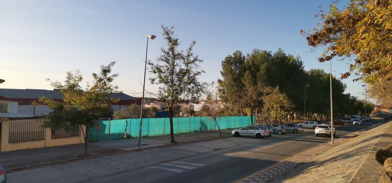 Foto b456c5e5-529e-4e6d-b44c-7a30c6665a56. Terreno residencial en Centro Bormujos