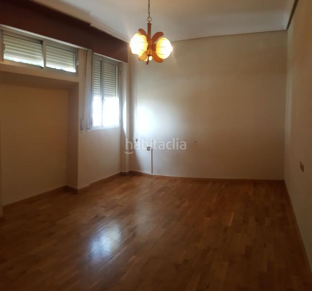 Foto 562a277c-6ca0-4aab-9374-ffee06854338. Alquiler piso  de cuatro dormitorios, garaje y piscina en Sevilla