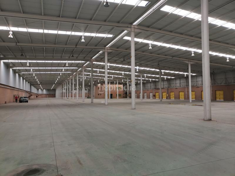 Foto 38ea9170-980f-479d-8399-8a7ddb91bac3. Rent industrial building in La Paz Alcalá de Guadaira