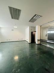 Location Bureau à Coria del Río. Local nuevo para comenzar cualquier actividad profesional