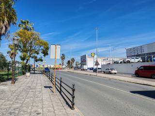Lloguer Local Comercial a Coria del Río. Local de 150 metros como nuevo