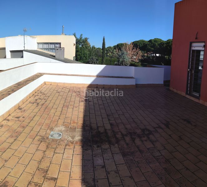 Foto 2d47d412-eb50-46f7-a632-ac7ac39ef876. Xalet a Bollullos de la Mitación