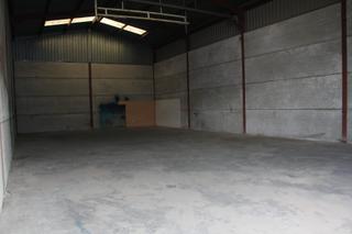 Miete Fabrikhalle in Alcalá del Río. Nave industrial diafana 200 metros