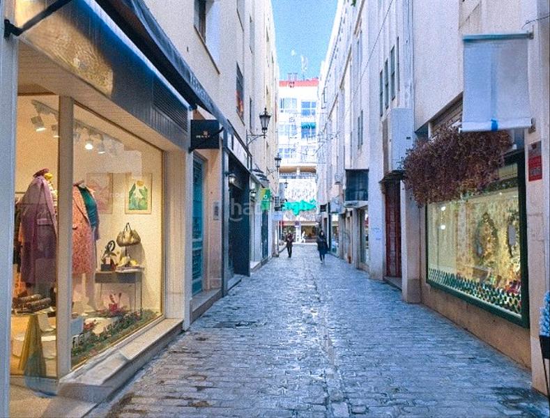 Foto 2992283f-03ec-4c3e-a2e7-e3f9228f05be. Lloguer local comercial a Alfalfa - Santa Cruz Sevilla